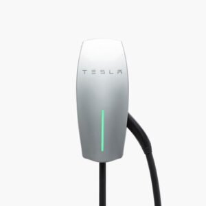 Tesla Gen 3 EU stotelė. Komplektuojama kartu su 7,3 metro ilgio įkrovimo kabeliu